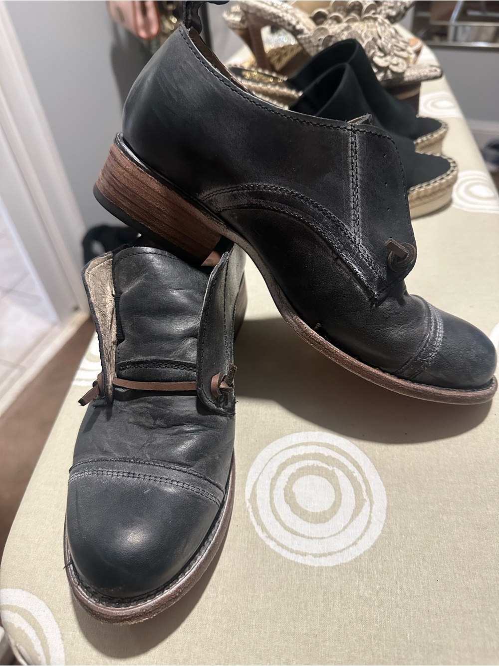Freebird by Steven Black Leather Lace-Up Oxfords